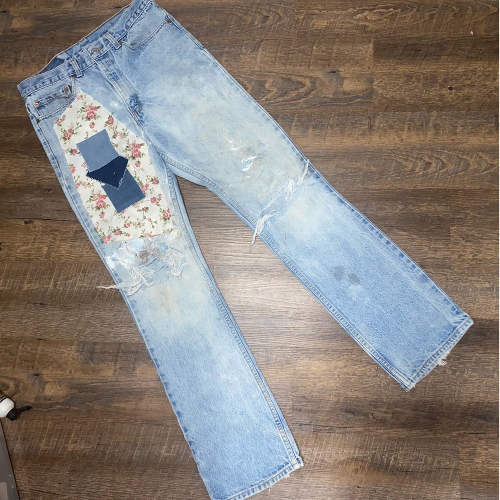 UPCYCLED THRIFTED VINTAGE LEVI’S 517 JEANS SZ 33